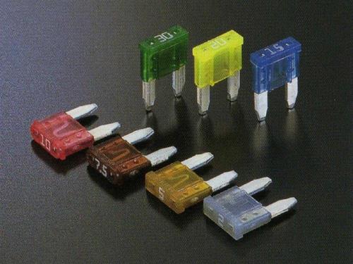 什么是保險絲夾?